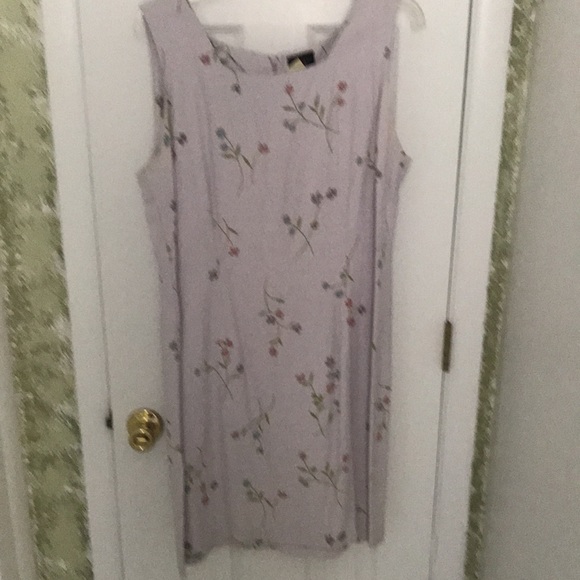 Light colored purple zip up dress with overlaying sweater. Floral design - Picture 2 of 4